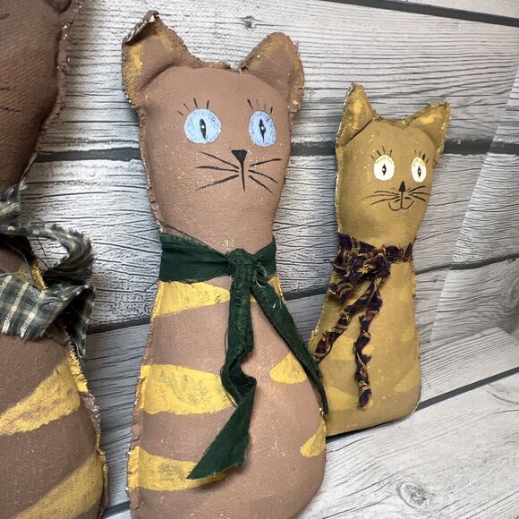 Three Primitive Halloween /Autumn Pumpkin Hand painted Fabric Cat - Picture 4 of 8